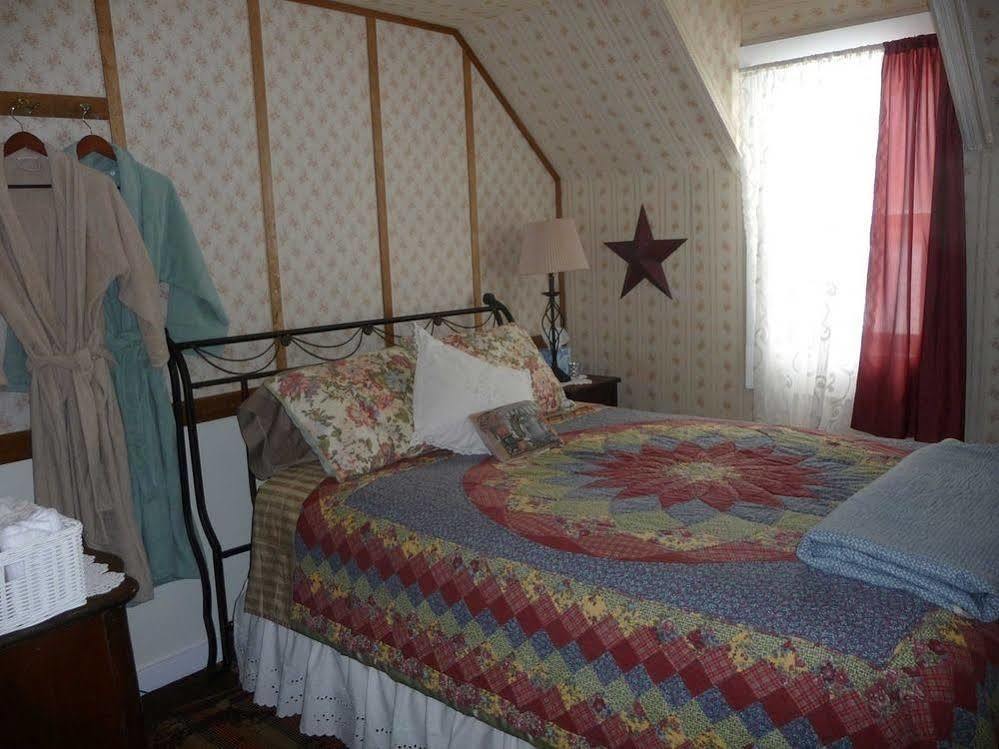 The Twin Lakes Inn Экстерьер фото